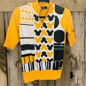 Vintage Disney Minnie Mouse 95’ top, half zip, color: yellow & black. Size small
